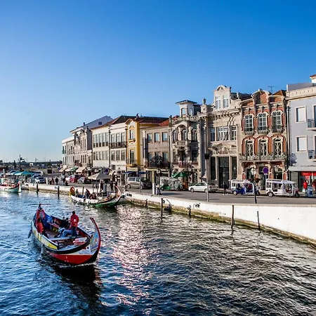 O Cardanho Dos Galfarritos - A Casa Dos Miudos 阿威罗